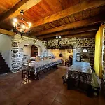 A La Ferme Au Coeur De L'auvergne Semesterbostad Saint-Hippolyte (Cantal)