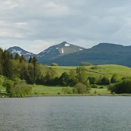 A La Ferme Au Coeur De L'auvergne Dom wakacyjny