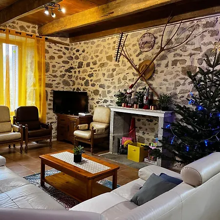 à La Ferme Au Coeur De L'auvergne *