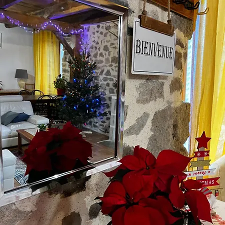 à La Ferme Au Coeur De L'auvergne