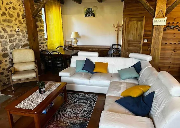 A La Ferme Au Coeur De L'auvergne Дом отдыха